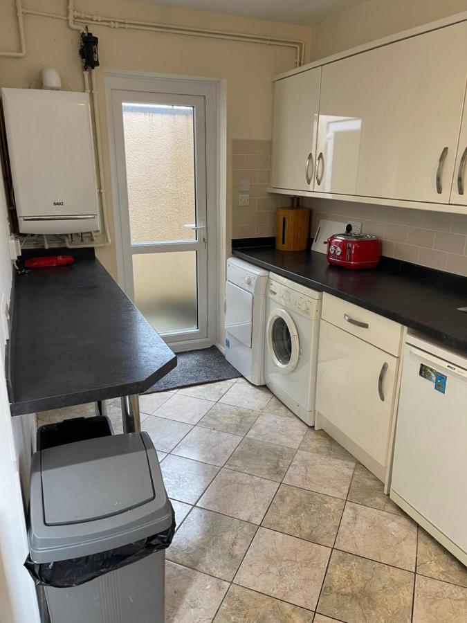 Spacious, Sleeps 17, 3 Bathrooms, Parking, 맨스필드 외부 사진