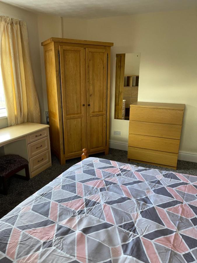 Spacious, Sleeps 17, 3 Bathrooms, Parking, 맨스필드 외부 사진