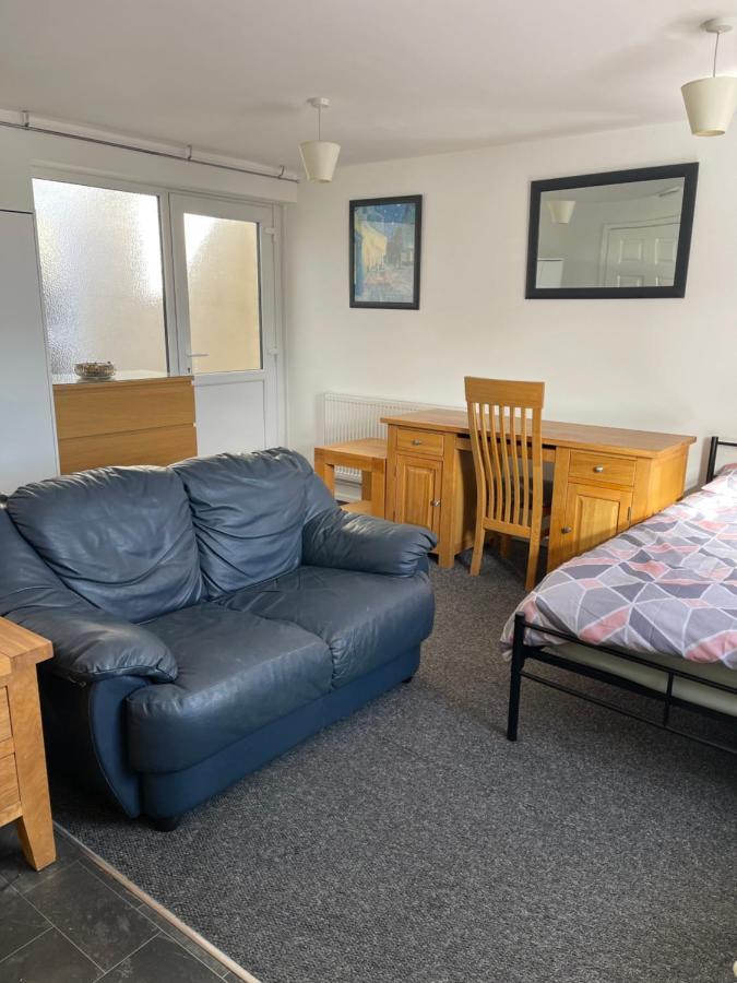 Spacious, Sleeps 17, 3 Bathrooms, Parking, 맨스필드 외부 사진