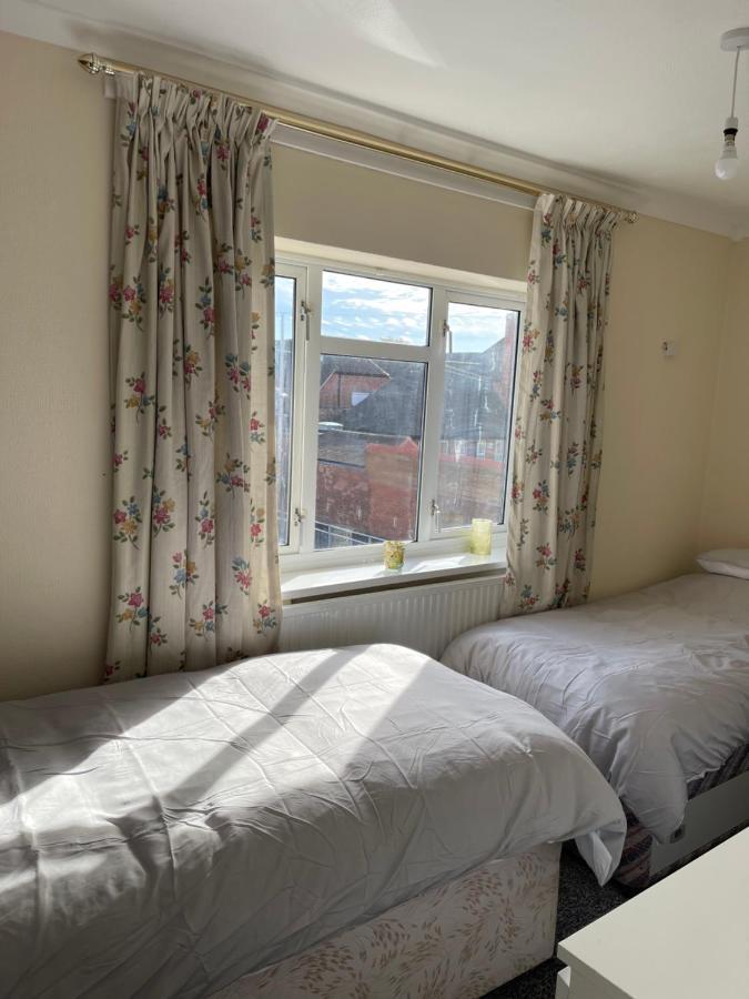 Spacious, Sleeps 17, 3 Bathrooms, Parking, 맨스필드 외부 사진